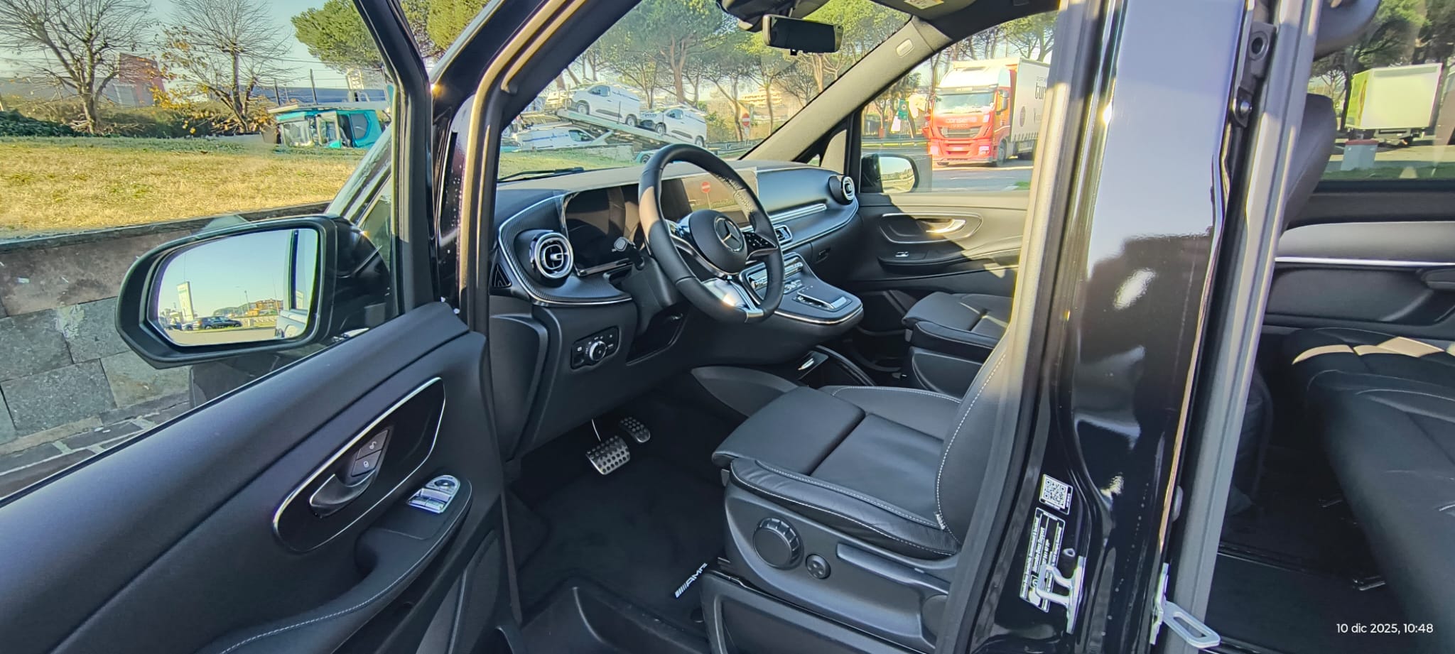Mercedes-Benz V-Class premium front cabin and driver controls